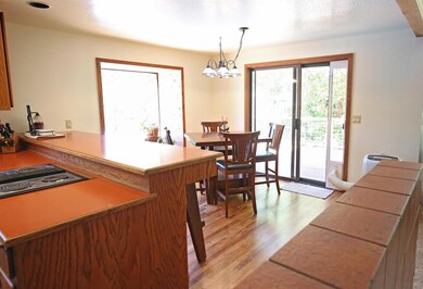 1460 E Jones Creek Rd, Grants Pass, OR 97526 - photo 7