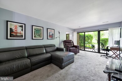 9745 Kings Crown Ct unit 1, Fairfax, VA 22031 - photo 7