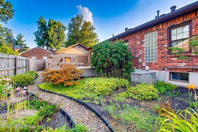 5801 Holly Oak Ct, Louisville, KY 40291 - photo 6