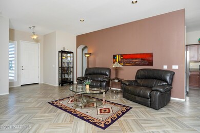 005_Living Room