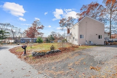 17 E Public St, Assonet, MA 02702 - photo 4