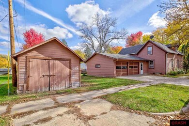 903 903 E 15th St, Glencoe, MN 55336 - photo 2