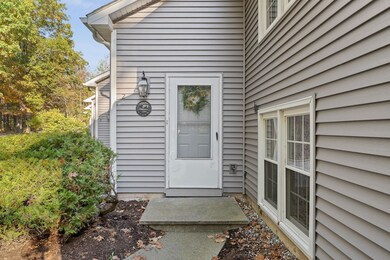 190 Oak Cir unit 2, Colchester, VT 05446 - photo 3