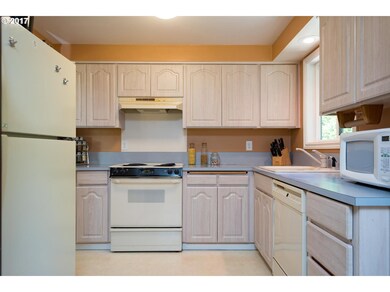 1270 Farrview Ct, West Linn, OR 97068 - photo 6