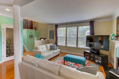 Gator Family room 2