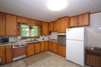 1541 Us Highway 64 W, Asheboro, NC 27205 - photo 3