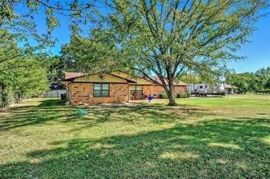 9838 Dripping Springs Rd, Denison, TX 75021 - photo 2