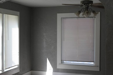 722 E 6th St, Concordia, KS 66901 - photo 6