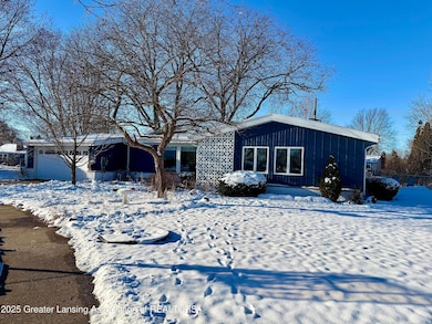 1923 Gay Ln, Lansing, MI 48912 - photo 2