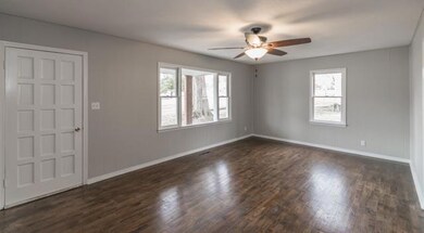 301 college ash grove-15