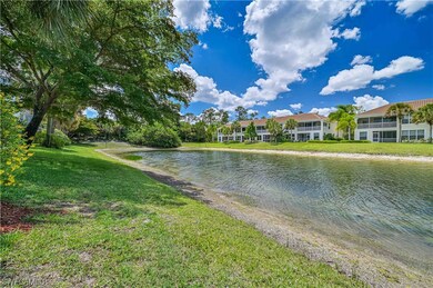924 Hampton Cir unit 89, Naples, FL 34105 - photo 2
