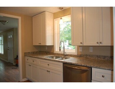 28 Bumble Bee Cir, Shrewsbury, MA 01545 - photo 4