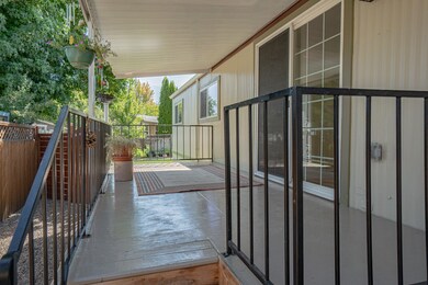 1055 N 5th St unit 123, Jacksonville, OR 97530 - photo 3