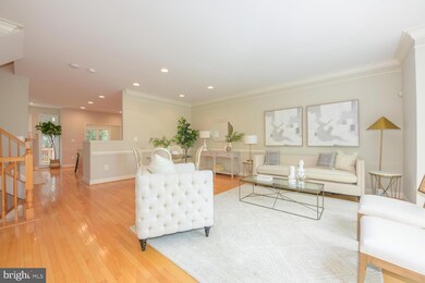 9996 Cyrandall Dr, Oakton, VA 22124 - photo 2