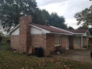 104 Brannan Dr, Ennis, TX 75119 - photo 3