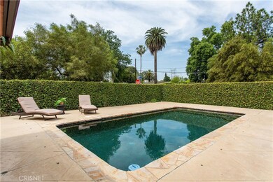 18750 Keswick St, Reseda, CA 91335 - photo 2