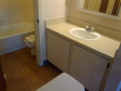 Bath - 4819 Farber Row