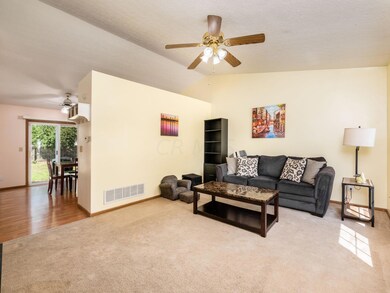 1512 Berkhard Dr, Columbus, OH 43223 - photo 4