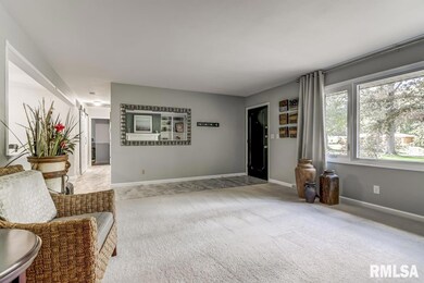 30 W Hazel Dell unit 1, Springfield, IL 62703 - photo 2