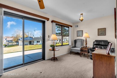 Den 2 49 Lakeview