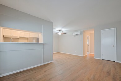 1802 Fairview Ave unit 6, Houston, TX 77006 - photo 5