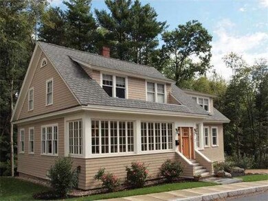 7 Brown St, Newburyport, MA 01950 - photo 2