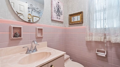 powder room