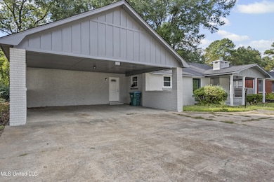 959 S Line St, Grenada, MS 38901 - photo 2