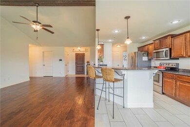 972 Red Oak St, Elkins, AR 72727 - photo 5