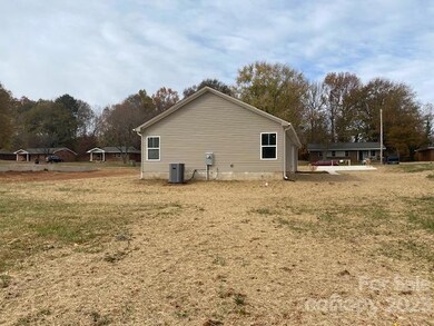 1009 Adams St, Statesville, NC 28677 - photo 3