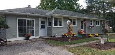 5562 Mapleton Rd, Lockport, NY 14094 - photo 3