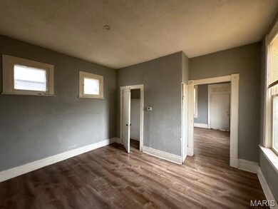 unlisted-address, Saint Louis, MO 63125 - photo 6