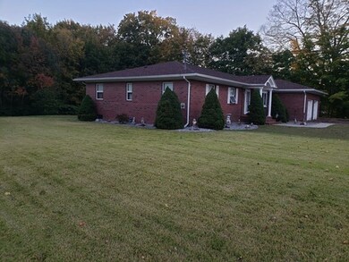 826 Center St, Ludlow, MA 01056 - photo 2