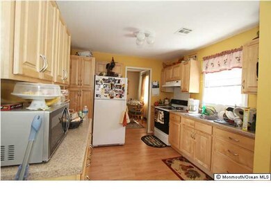 21 S Chestnut Ave, Whiting, NJ 08759 - photo 2