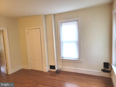 260 Walnut St unit 2, Pottstown, PA 19464 - photo 2