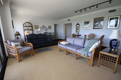 Dockside 4A living room