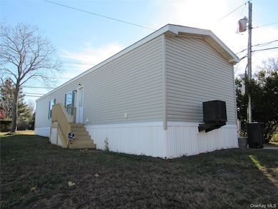 1964109 River Rd, Calverton, NY 11933 - photo 5