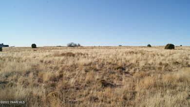 2580 W Compass Point Rd, Paulden, AZ 86334 - photo 5