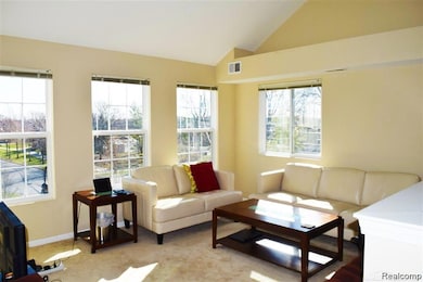 1077 Foxboro unit 26, Troy, MI 48083 - photo 4