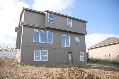 434 Spring Branch Dr, Raymore, MO 64083 - photo 2