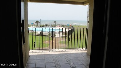 Tiled deck & great views