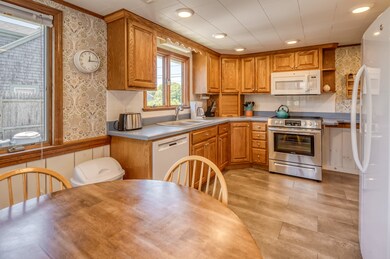 62 Lagoon Pond Rd unit A, Vineyard Haven, MA 02568 - photo 6