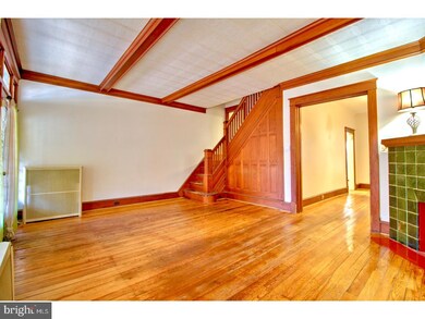 106 W Spring St, Reading, PA 19601 - photo 2