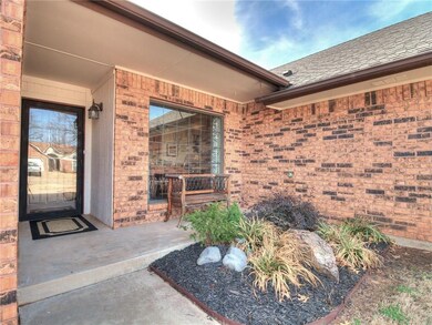 2124 NE 9th St, Moore, OK 73160 - photo 2