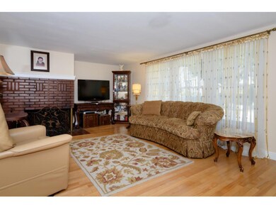 71 Meadow Rd, Portsmouth, NH 03801 - photo 3