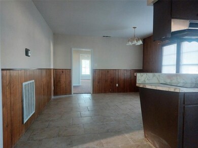 Eat in kitchen in addition to the formal dining