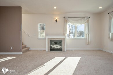 2 Living Room_ELK05962-FULL