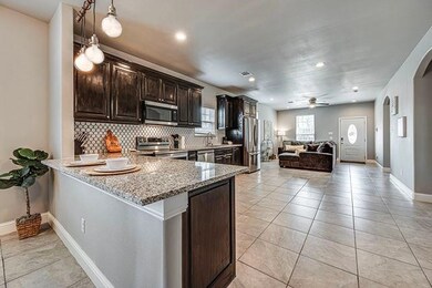 123 Peacock St, Cleburne, TX 76031 - photo 6