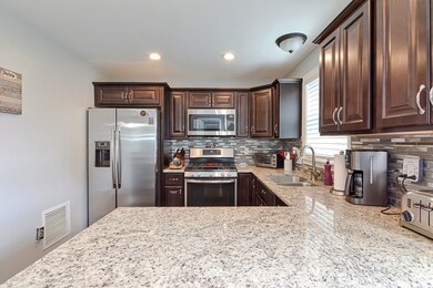 40 Winchester Ln unit 24, Fall River, MA 02721 - photo 4