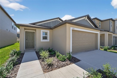 17512 Shirewood Way, Land O' Lakes, FL 34638 - photo 2